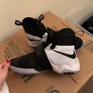 Nike Lebron Basketball Shoes